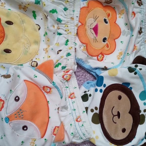 Assortment of cloth diapers and training pants - Picture 4 of 6
